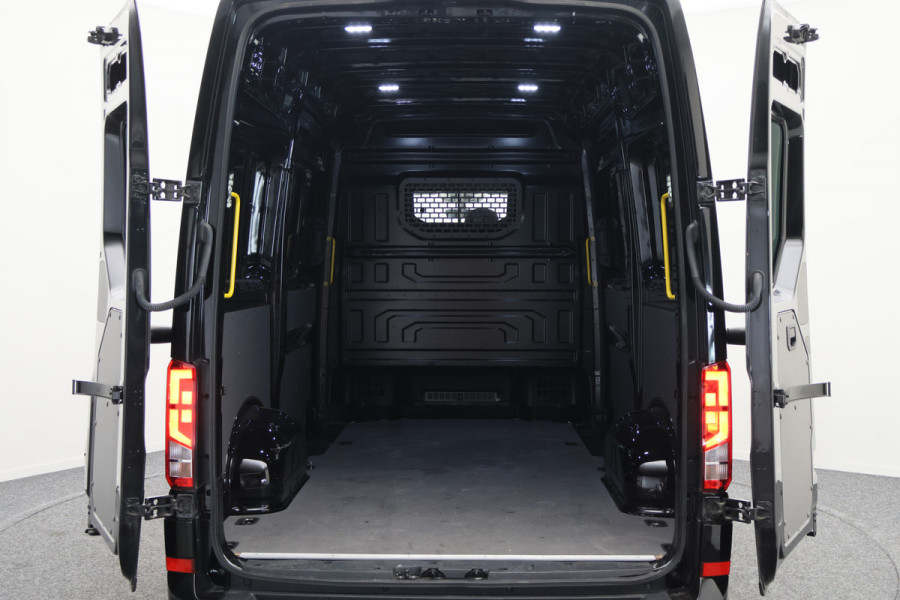 Volkswagen Crafter 35 2.0 TDI DSG 140 PK L2H2 2x schuifdeur, LED, 3-Zits, ACC, Camera, Apple Carplay, Sidesteps, DAB, PDC, 18''