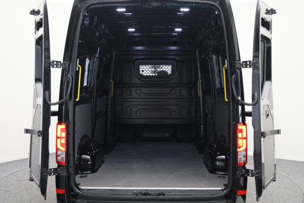 Volkswagen Crafter 35 2.0 TDI DSG 140 PK L2H2 2x schuifdeur, LED, 3-Zits, ACC, Camera, Apple Carplay, Sidesteps, DAB, PDC, 18''