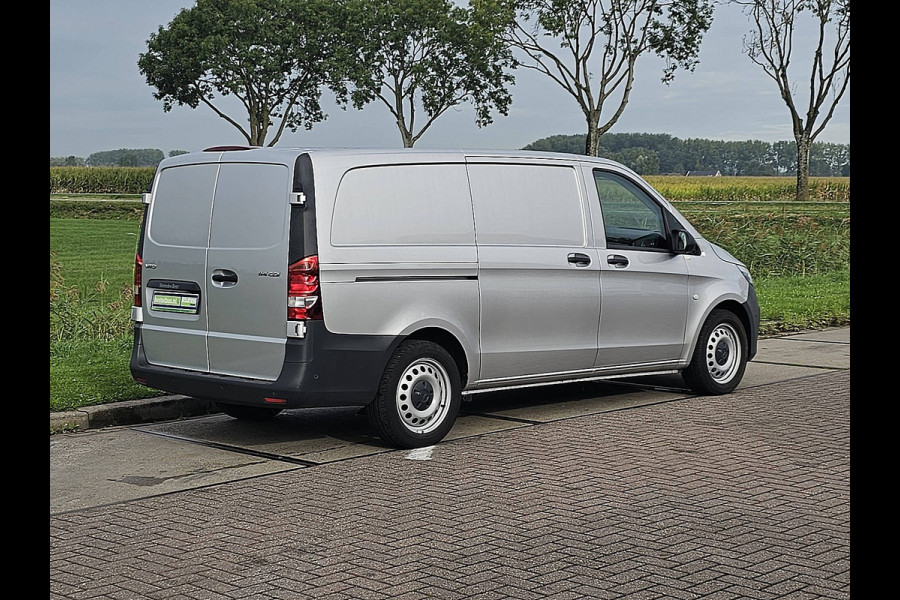 Mercedes-Benz Vito 114 CDI L2H1 Cruise control, Airco, Pdc, Carplay, Navi, Camera, Led, Lane-assist, Stoelverwarming, Werkplaats-Inrichting, Achterdeuren, 136 pk, Automaat