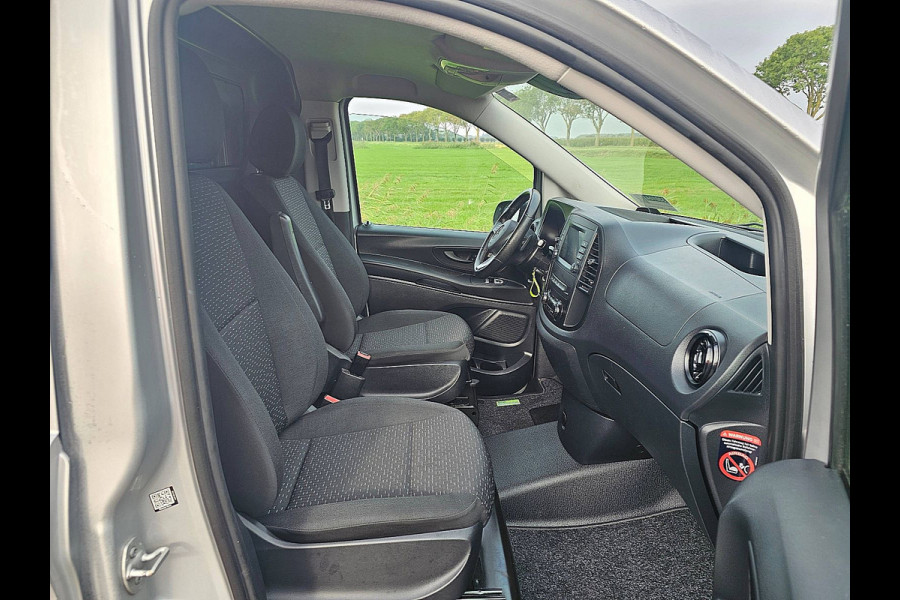 Mercedes-Benz Vito 114 CDI L2H1 Cruise control, Airco, Pdc, Carplay, Navi, Camera, Led, Lane-assist, Stoelverwarming, Werkplaats-Inrichting, Achterdeuren, 136 pk, Automaat