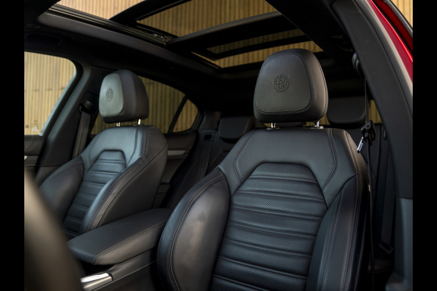 Alfa Romeo Stelvio 2.0T 280pk AWD Veloce | Pano-dak | CarPlay | Adapt. cruise | Lederen dash.