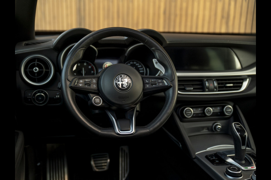 Alfa Romeo Stelvio 2.0T 280pk AWD Veloce | Pano-dak | CarPlay | Adapt. cruise | Lederen dash.