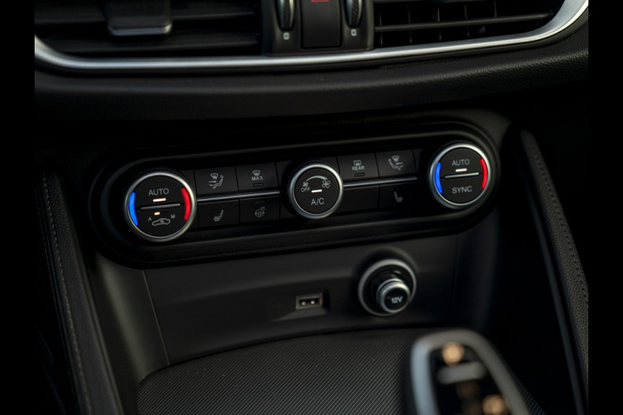 Alfa Romeo Stelvio 2.0T 280pk AWD Veloce | Pano-dak | CarPlay | Adapt. cruise | Lederen dash.