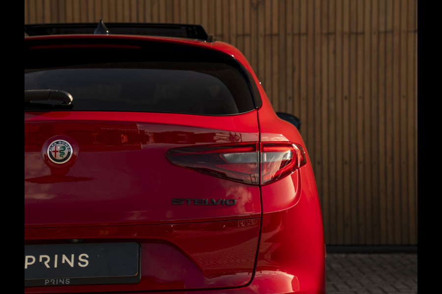 Alfa Romeo Stelvio 2.0T 280pk AWD Veloce | Pano-dak | CarPlay | Adapt. cruise | Lederen dash.