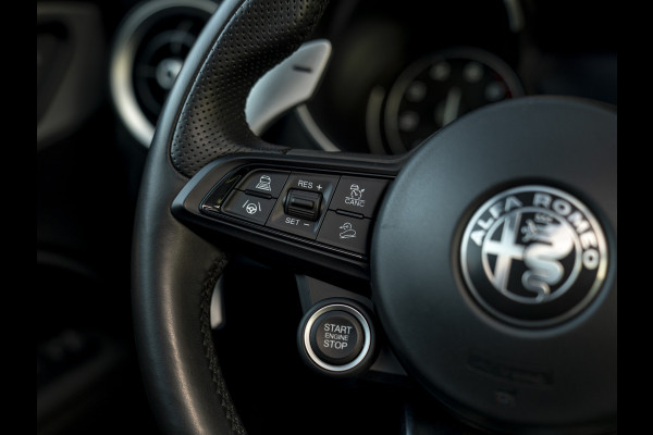 Alfa Romeo Stelvio 2.0T 280pk AWD Veloce | Pano-dak | CarPlay | Adapt. cruise | Lederen dash.