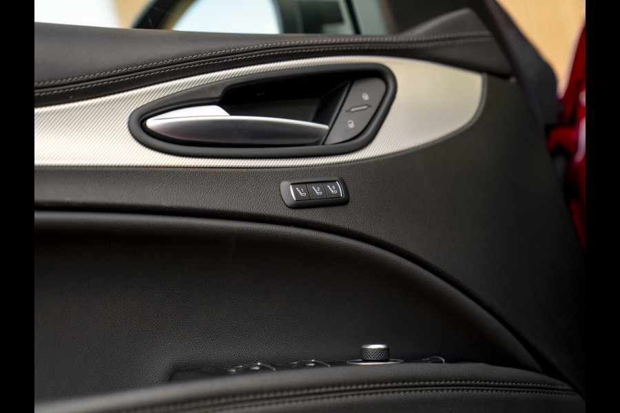 Alfa Romeo Stelvio 2.0T 280pk AWD Veloce | Pano-dak | CarPlay | Adapt. cruise | Lederen dash.