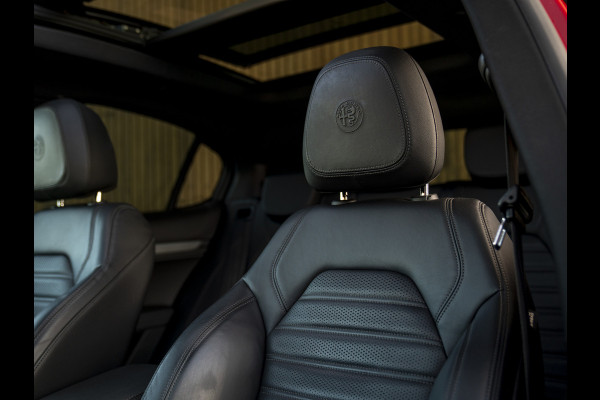 Alfa Romeo Stelvio 2.0T 280pk AWD Veloce | Pano-dak | CarPlay | Adapt. cruise | Lederen dash.