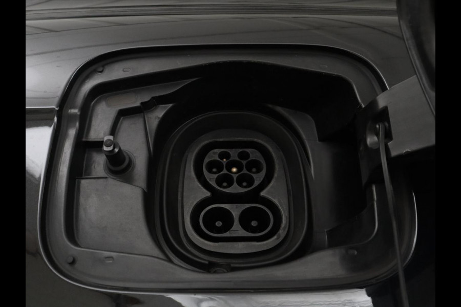 Škoda Enyaq iV 80 Sportline | SOH 93,3% | Leder/alcantara | Stuur/stoel verwarming | Cruise control | Carplay | Camera | Park assist | Sfeerverlichting | Full LED