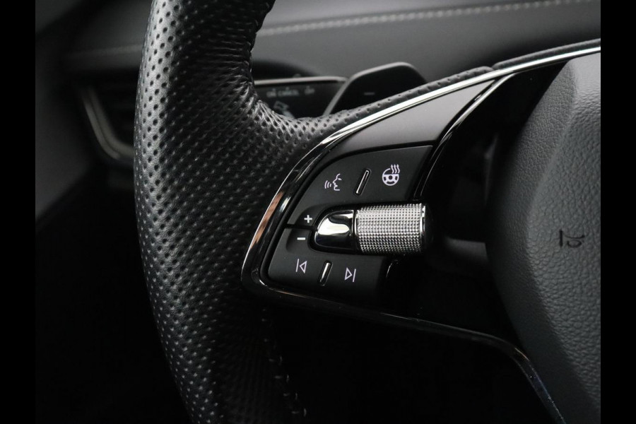Škoda Enyaq iV 80 Sportline | SOH 93,3% | Leder/alcantara | Stuur/stoel verwarming | Cruise control | Carplay | Camera | Park assist | Sfeerverlichting | Full LED