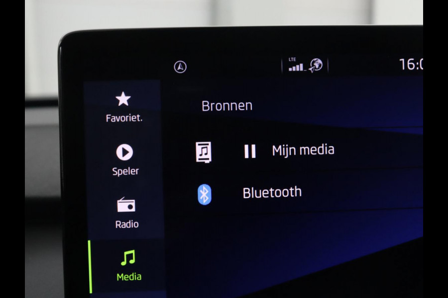 Škoda Enyaq iV 80 Sportline | SOH 93,3% | Leder/alcantara | Stuur/stoel verwarming | Cruise control | Carplay | Camera | Park assist | Sfeerverlichting | Full LED
