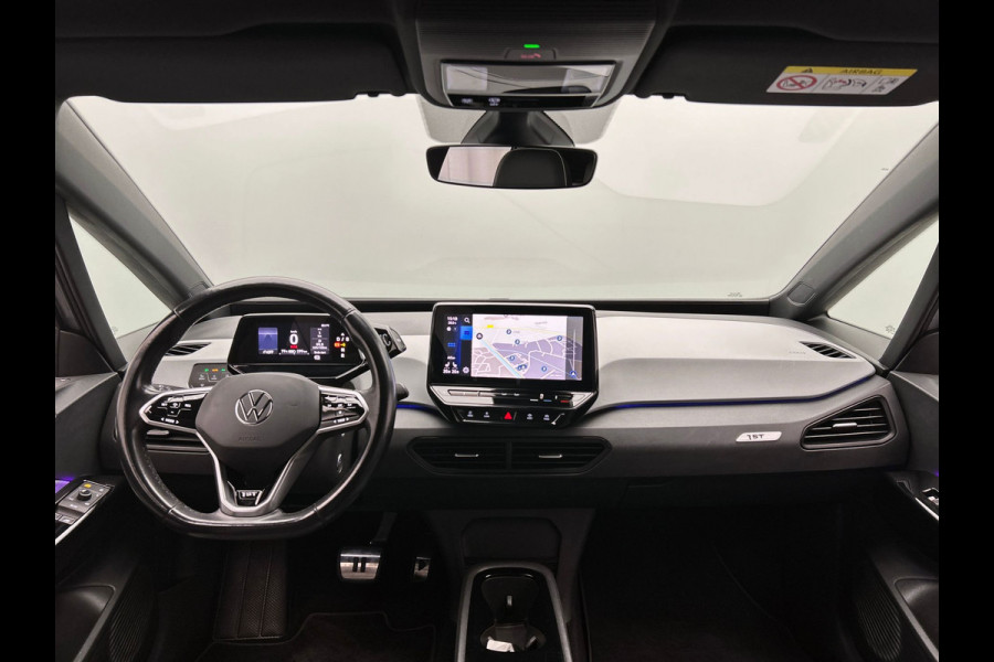 Volkswagen ID.3 First Plus 58 kWh | Origineel NL | Adapt. Cruise | Camera | Trekhaak | Carplay | Stoel/Stuur Verwarming |