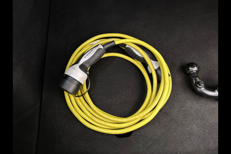 Volkswagen ID.3 First Plus 58 kWh | Origineel NL | Adapt. Cruise | Camera | Trekhaak | Carplay | Stoel/Stuur Verwarming |