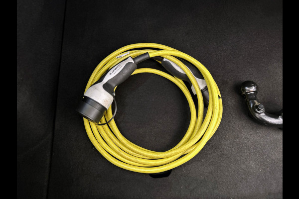 Volkswagen ID.3 First Plus 58 kWh | Origineel NL | Adapt. Cruise | Camera | Trekhaak | Carplay | Stoel/Stuur Verwarming |