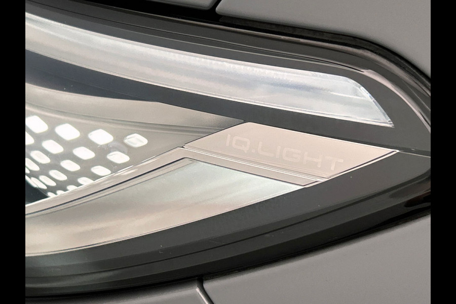 Volkswagen ID.3 First Plus 58 kWh | Origineel NL | Adapt. Cruise | Camera | Trekhaak | Carplay | Stoel/Stuur Verwarming |