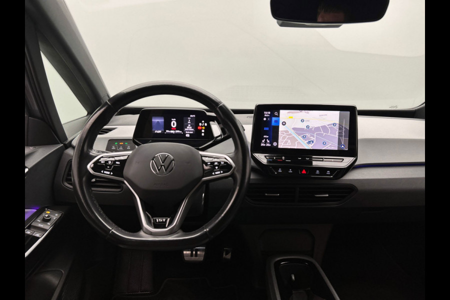 Volkswagen ID.3 First Plus 58 kWh | Origineel NL | Adapt. Cruise | Camera | Trekhaak | Carplay | Stoel/Stuur Verwarming |