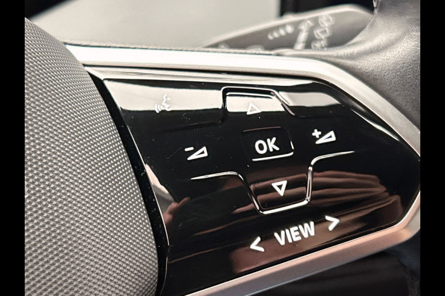 Volkswagen ID.3 First Plus 58 kWh | Origineel NL | Adapt. Cruise | Camera | Trekhaak | Carplay | Stoel/Stuur Verwarming |