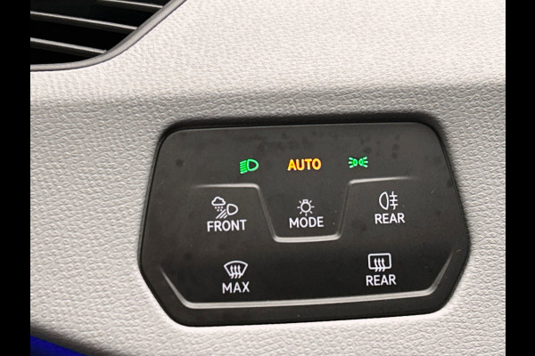 Volkswagen ID.3 First Plus 58 kWh | Origineel NL | Adapt. Cruise | Camera | Trekhaak | Carplay | Stoel/Stuur Verwarming |
