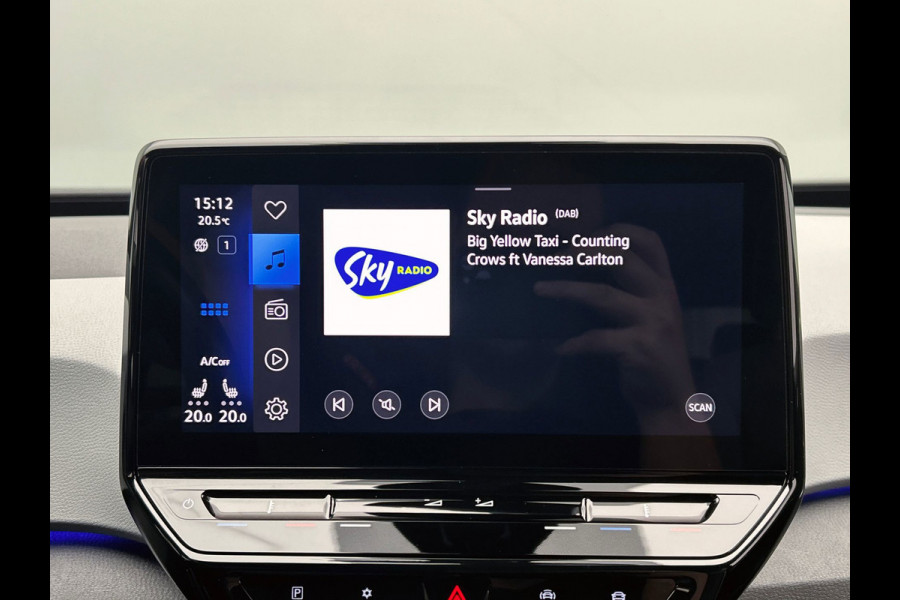 Volkswagen ID.3 First Plus 58 kWh | Origineel NL | Adapt. Cruise | Camera | Trekhaak | Carplay | Stoel/Stuur Verwarming |