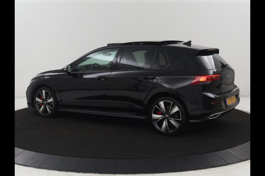 Volkswagen Golf 1.4 eHybrid GTE | SOH 90,0% | Panoramadak | Leder | Adaptive cruise | Memory | Trekhaak | Stuur/stoel verwarming | Stoelventilatie | Camera | Park assist | Carplay | Climate control
