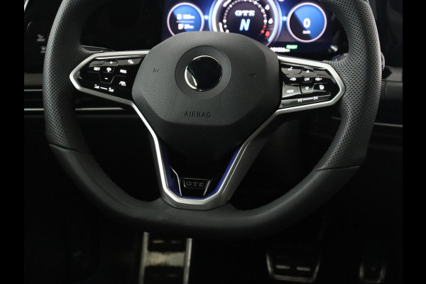 Volkswagen Golf 1.4 eHybrid GTE | SOH 90,0% | Panoramadak | Leder | Adaptive cruise | Memory | Trekhaak | Stuur/stoel verwarming | Stoelventilatie | Camera | Park assist | Carplay | Climate control