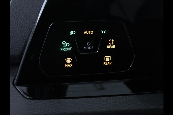 Volkswagen Golf 1.4 eHybrid GTE | SOH 90,0% | Panoramadak | Leder | Adaptive cruise | Memory | Trekhaak | Stuur/stoel verwarming | Stoelventilatie | Camera | Park assist | Carplay | Climate control