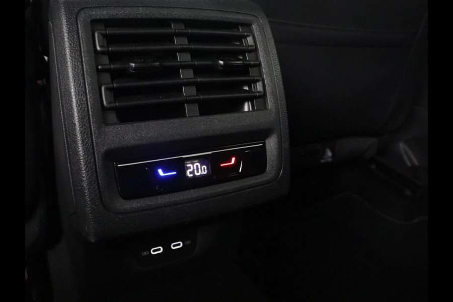 Volkswagen Golf 1.4 eHybrid GTE | SOH 90,0% | Panoramadak | Leder | Adaptive cruise | Memory | Trekhaak | Stuur/stoel verwarming | Stoelventilatie | Camera | Park assist | Carplay | Climate control