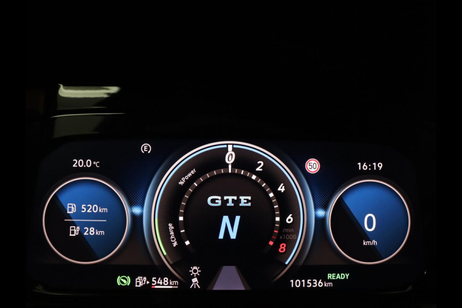 Volkswagen Golf 1.4 eHybrid GTE | SOH 90,0% | Panoramadak | Leder | Adaptive cruise | Memory | Trekhaak | Stuur/stoel verwarming | Stoelventilatie | Camera | Park assist | Carplay | Climate control