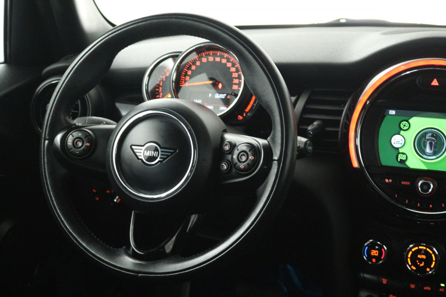 MINI 5-deurs 1.5 Cooper Chili (NAVIGATIE, CRUISE CONTROL, PARKEERSENSOREN, CARPLAY)