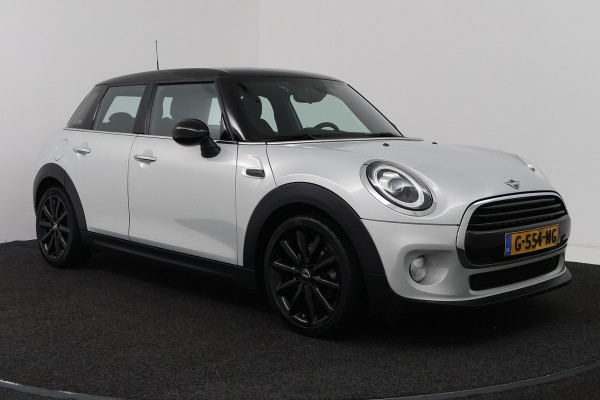 MINI 5-deurs 1.5 Cooper Chili (NAVIGATIE, CRUISE CONTROL, PARKEERSENSOREN, CARPLAY)