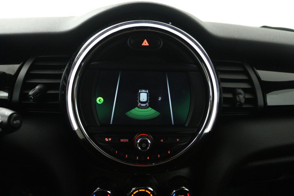 MINI 5-deurs 1.5 Cooper Chili (NAVIGATIE, CRUISE CONTROL, PARKEERSENSOREN, CARPLAY)