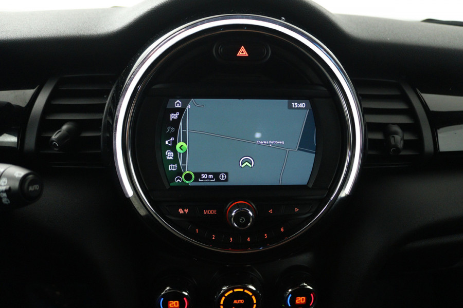 MINI 5-deurs 1.5 Cooper Chili (NAVIGATIE, CRUISE CONTROL, PARKEERSENSOREN, CARPLAY)