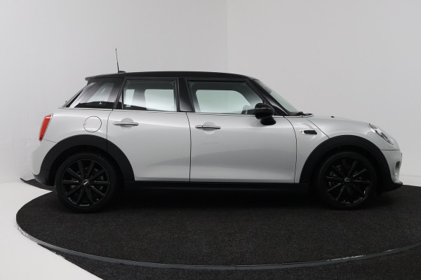MINI 5-deurs 1.5 Cooper Chili (NAVIGATIE, CRUISE CONTROL, PARKEERSENSOREN, CARPLAY)