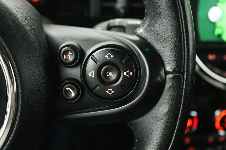 MINI 5-deurs 1.5 Cooper Chili (NAVIGATIE, CRUISE CONTROL, PARKEERSENSOREN, CARPLAY)