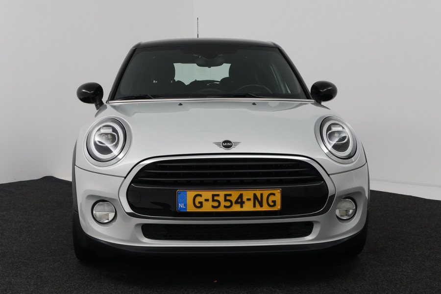MINI 5-deurs 1.5 Cooper Chili (NAVIGATIE, CRUISE CONTROL, PARKEERSENSOREN, CARPLAY)