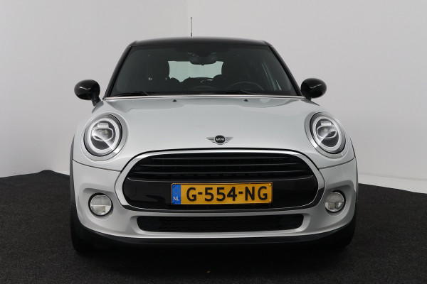MINI 5-deurs 1.5 Cooper Chili (NAVIGATIE, CRUISE CONTROL, PARKEERSENSOREN, CARPLAY)
