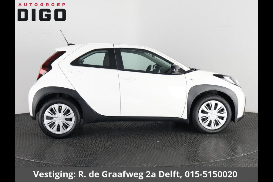 Toyota Aygo X 1.0 VVT-i MT Play | SLECHTS 5.300 KM! | Apple Carplay & AndroidAUTO | Camera | 1e eigenaar |
