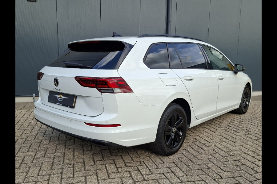 Volkswagen Golf Variant 1.0 Life AUTOMAAT * Parkeerhulp * Climate control * Carplay