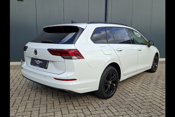 Volkswagen Golf Variant 1.0 Life AUTOMAAT * Parkeerhulp * Climate control * Carplay