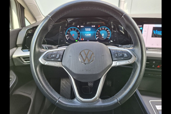 Volkswagen Golf Variant 1.0 Life AUTOMAAT * Parkeerhulp * Climate control * Carplay