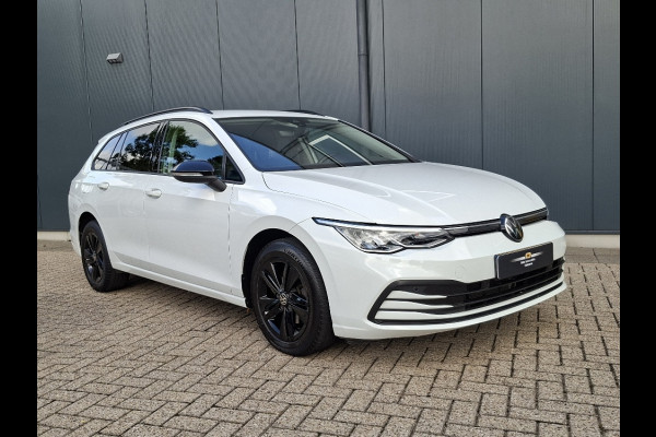 Volkswagen Golf Variant 1.0 Life AUTOMAAT * Parkeerhulp * Climate control * Carplay
