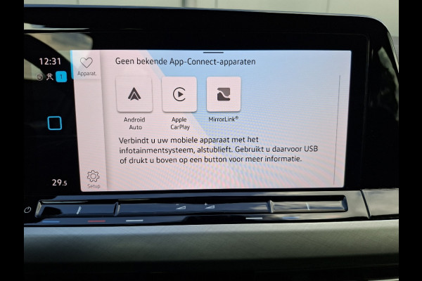 Volkswagen Golf Variant 1.0 Life AUTOMAAT * Parkeerhulp * Climate control * Carplay