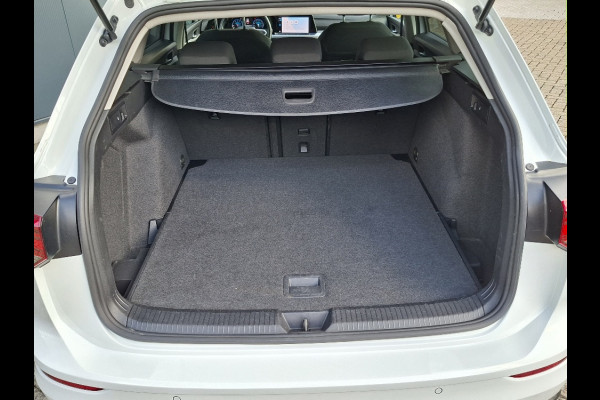 Volkswagen Golf Variant 1.0 Life AUTOMAAT * Parkeerhulp * Climate control * Carplay