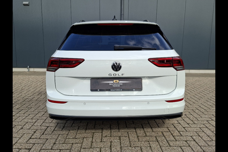 Volkswagen Golf Variant 1.0 Life AUTOMAAT * Parkeerhulp * Climate control * Carplay