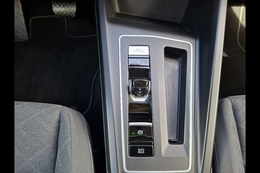 Volkswagen Golf Variant 1.0 Life AUTOMAAT * Parkeerhulp * Climate control * Carplay