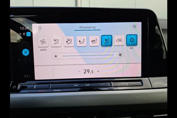 Volkswagen Golf Variant 1.0 Life AUTOMAAT * Parkeerhulp * Climate control * Carplay