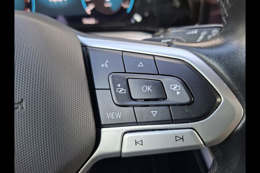 Volkswagen Golf Variant 1.0 Life AUTOMAAT * Parkeerhulp * Climate control * Carplay