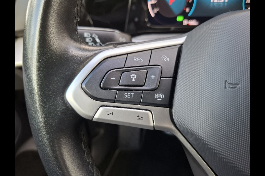 Volkswagen Golf Variant 1.0 Life AUTOMAAT * Parkeerhulp * Climate control * Carplay