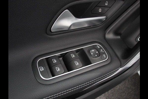 Mercedes-Benz CLA-Klasse Shooting Brake 200 Progressive Premium Climate control Parkeersensoren Achteruitrij camera verwarmde voorstoelen Navigatie Cruise control Lane assist LED