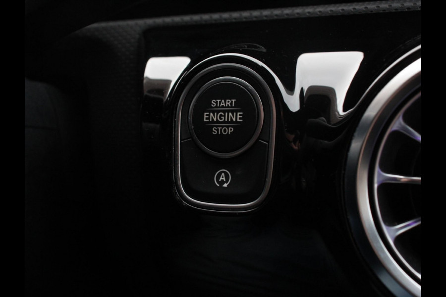 Mercedes-Benz CLA-Klasse Shooting Brake 200 Progressive Premium Climate control Parkeersensoren Achteruitrij camera verwarmde voorstoelen Navigatie Cruise control Lane assist LED