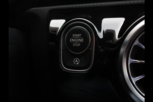 Mercedes-Benz CLA-Klasse Shooting Brake 200 Progressive Premium Climate control Parkeersensoren Achteruitrij camera verwarmde voorstoelen Navigatie Cruise control Lane assist LED